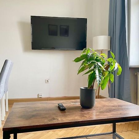 55M2 Stylish Apartment With Netflix - 15 Min To Center Bécs Kültér fotó